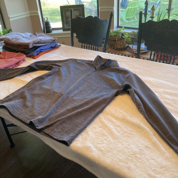 Mens Blue Mountain Pullover Sweater. Size Large. - Picture 3 of 3